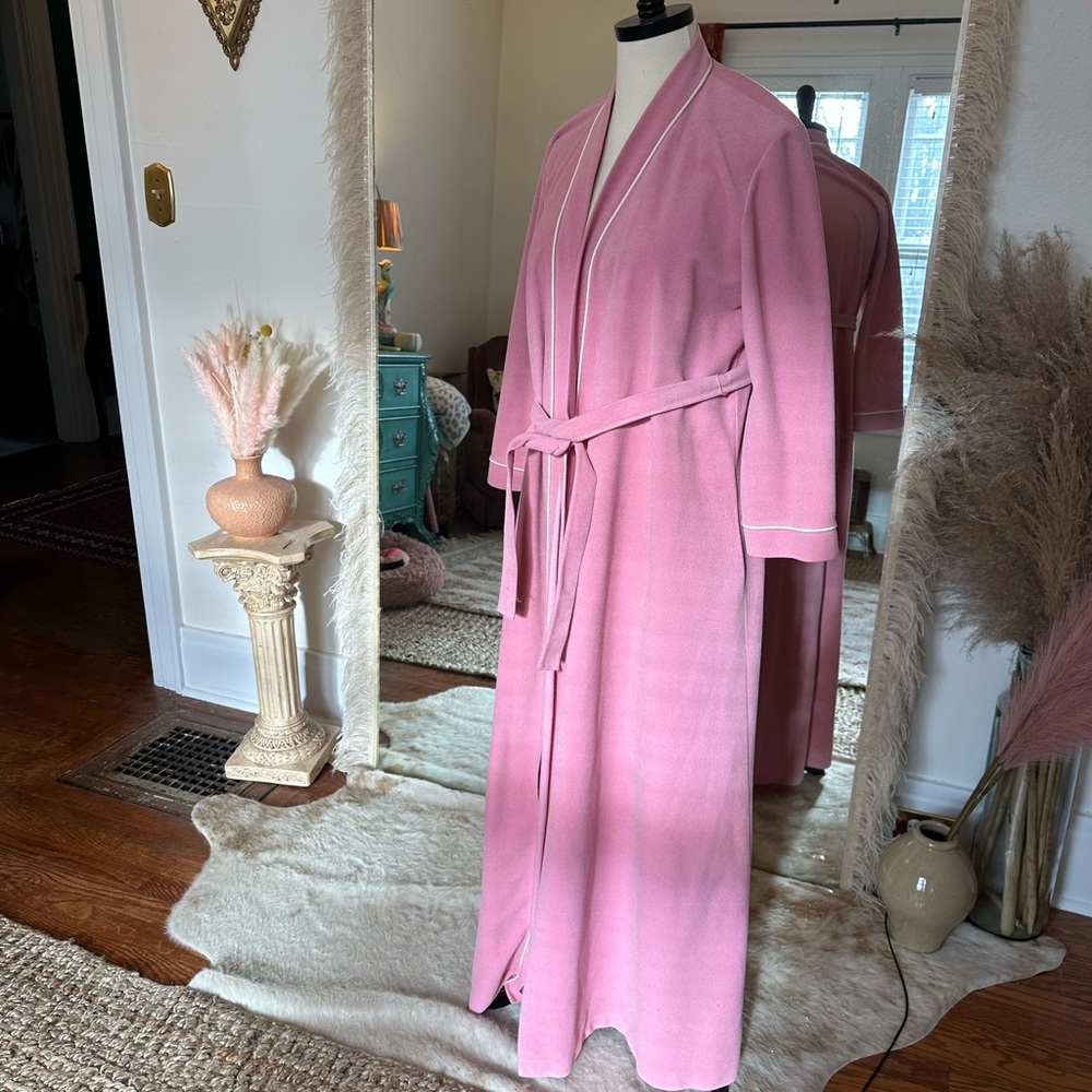 Vintage Pink Vanity Fair Robe - Picture 3 of 6
